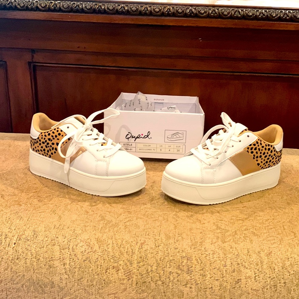 Brand new , never worn .